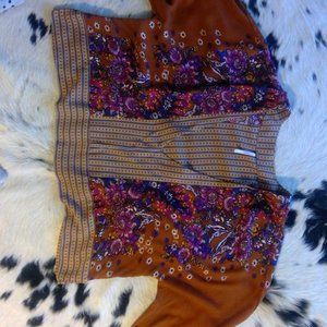 Free People V neck top pullover floral